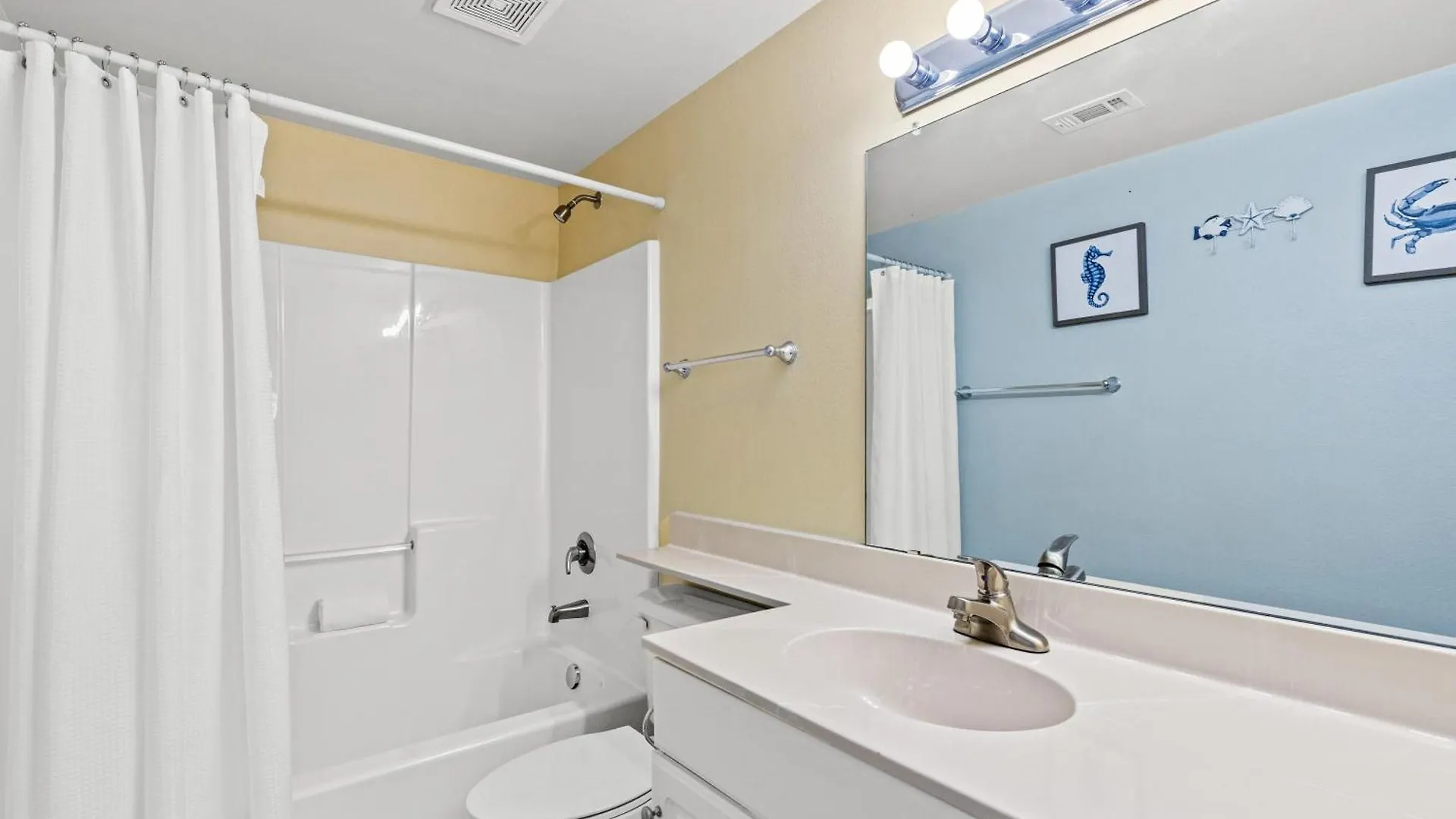 Penthouse With Beautiful Beach Views! 1 Bedroom, 2 Bathroom Penthouse! Panama City Beach Holiday home